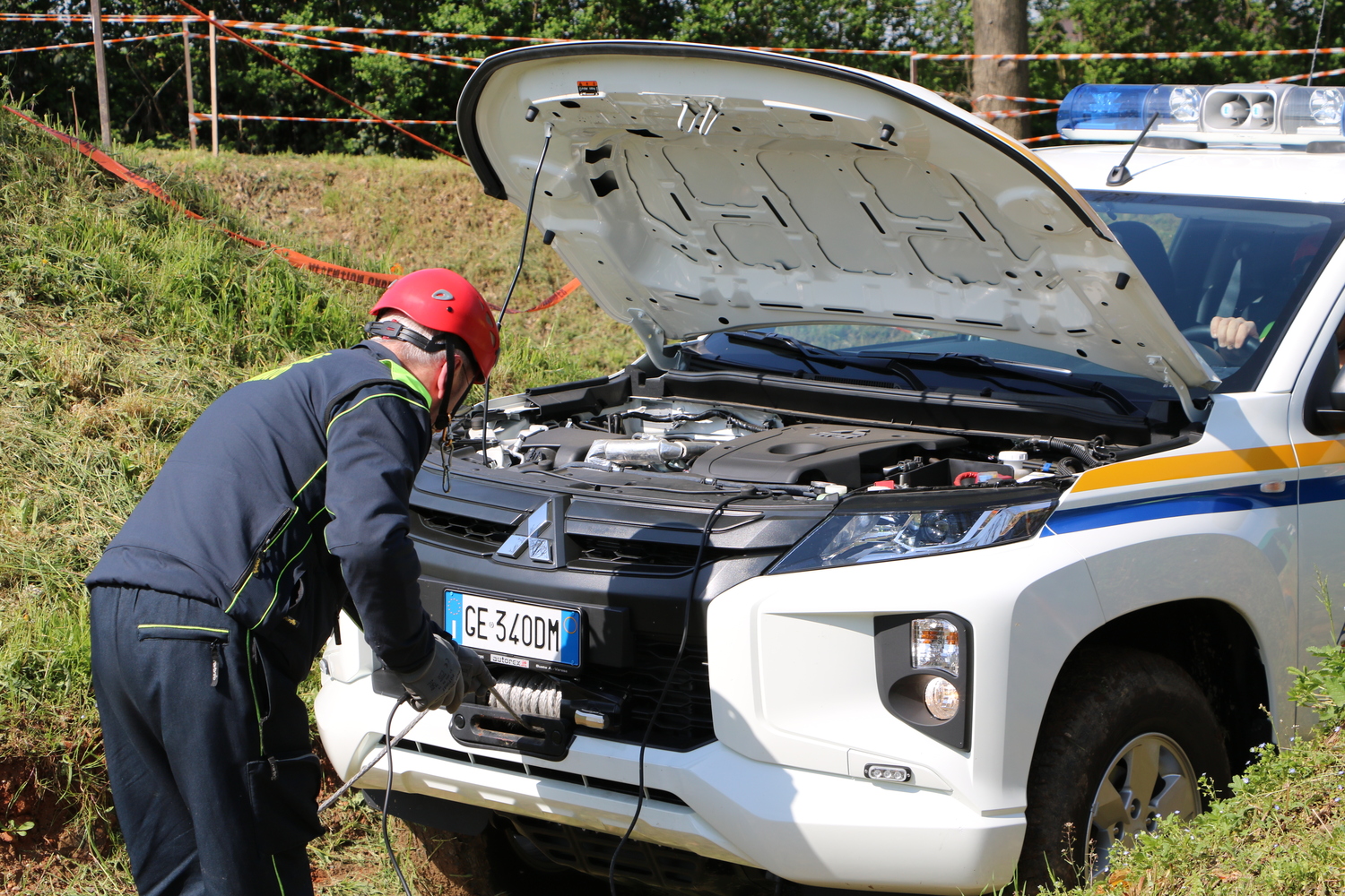Esercitazione tecnica con un veicolo 4x4